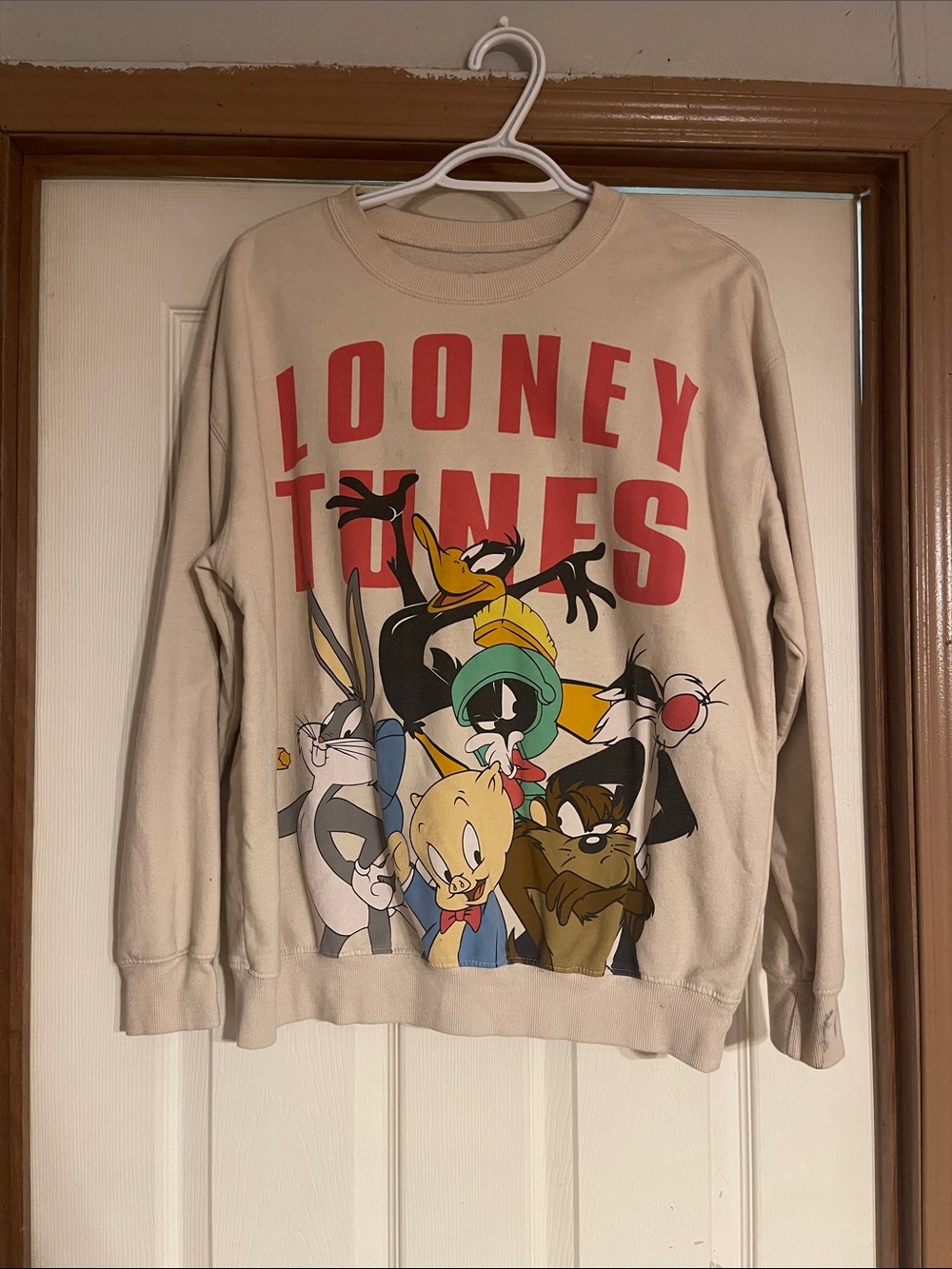 Looney Tunes Beige Crewneck Sweatshirt with Character Graphic